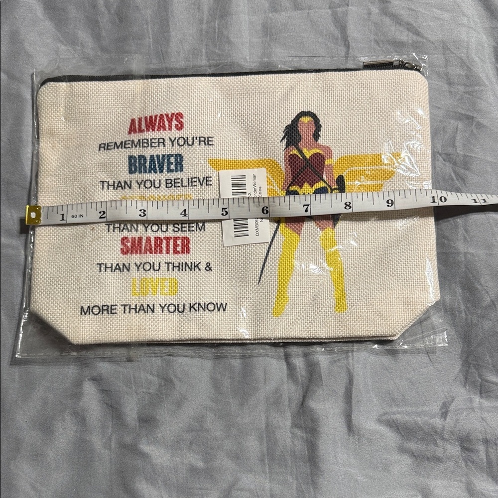 NWT uplifting woman small zipper bag - Picture 2 of 5